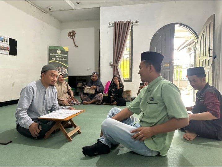 Bang Harianto Butar Butar bersyahadat didampingi Mualaf Center Medan di Saintis