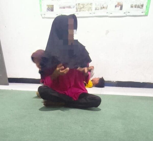 Tim Mualaf Center Medan memberikan perlindungan kepada ibu mualaf korban KDRT dan kedua anaknya.